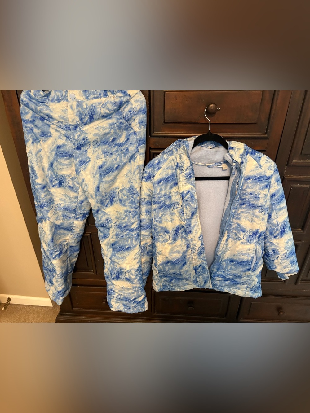 Children’s Place Ski Coat & Pants -10/12 in cloud print